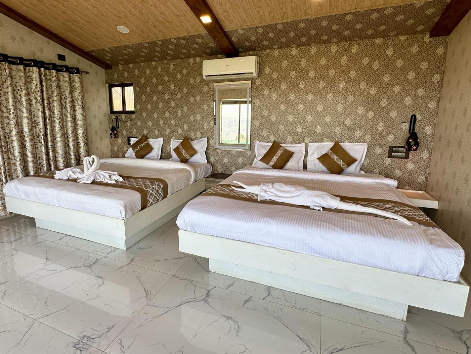Hollywood Palace Resort Panchgani Exteriör bild