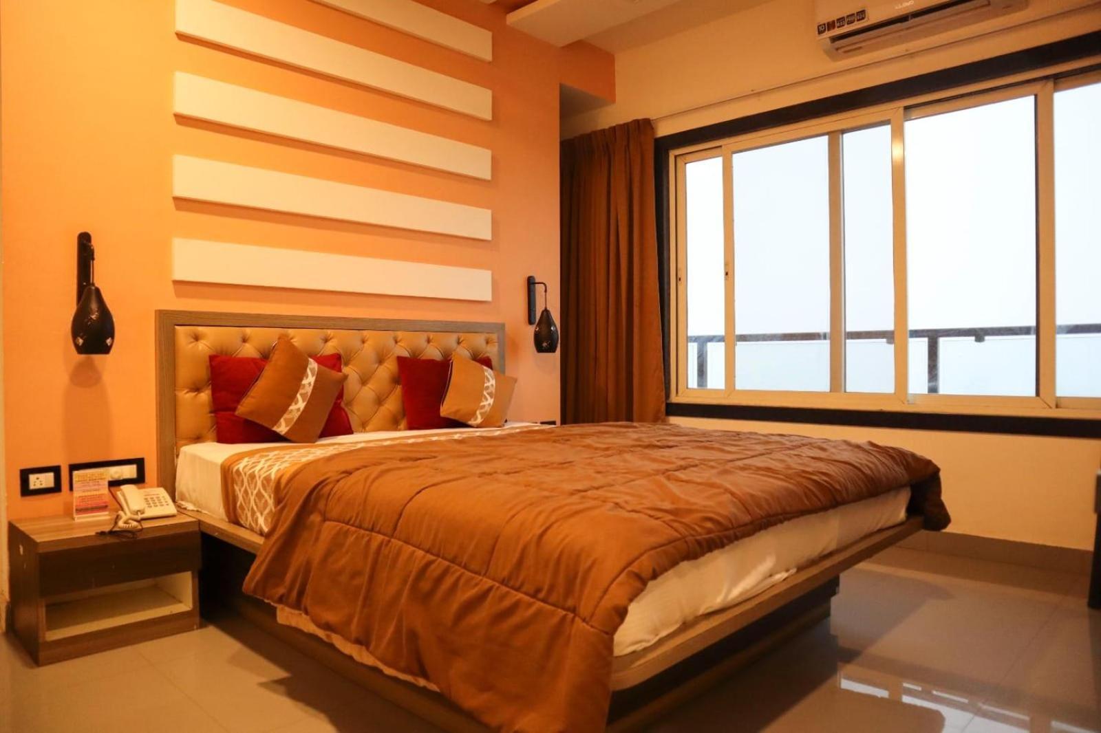 Hollywood Palace Resort Panchgani Exteriör bild