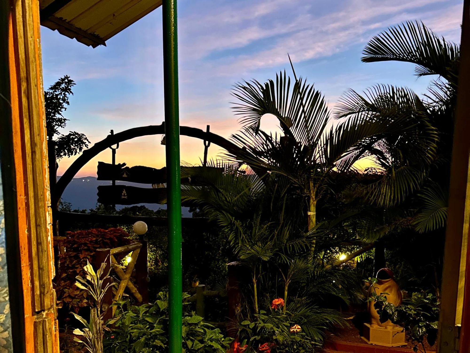 Hollywood Palace Resort Panchgani Exteriör bild