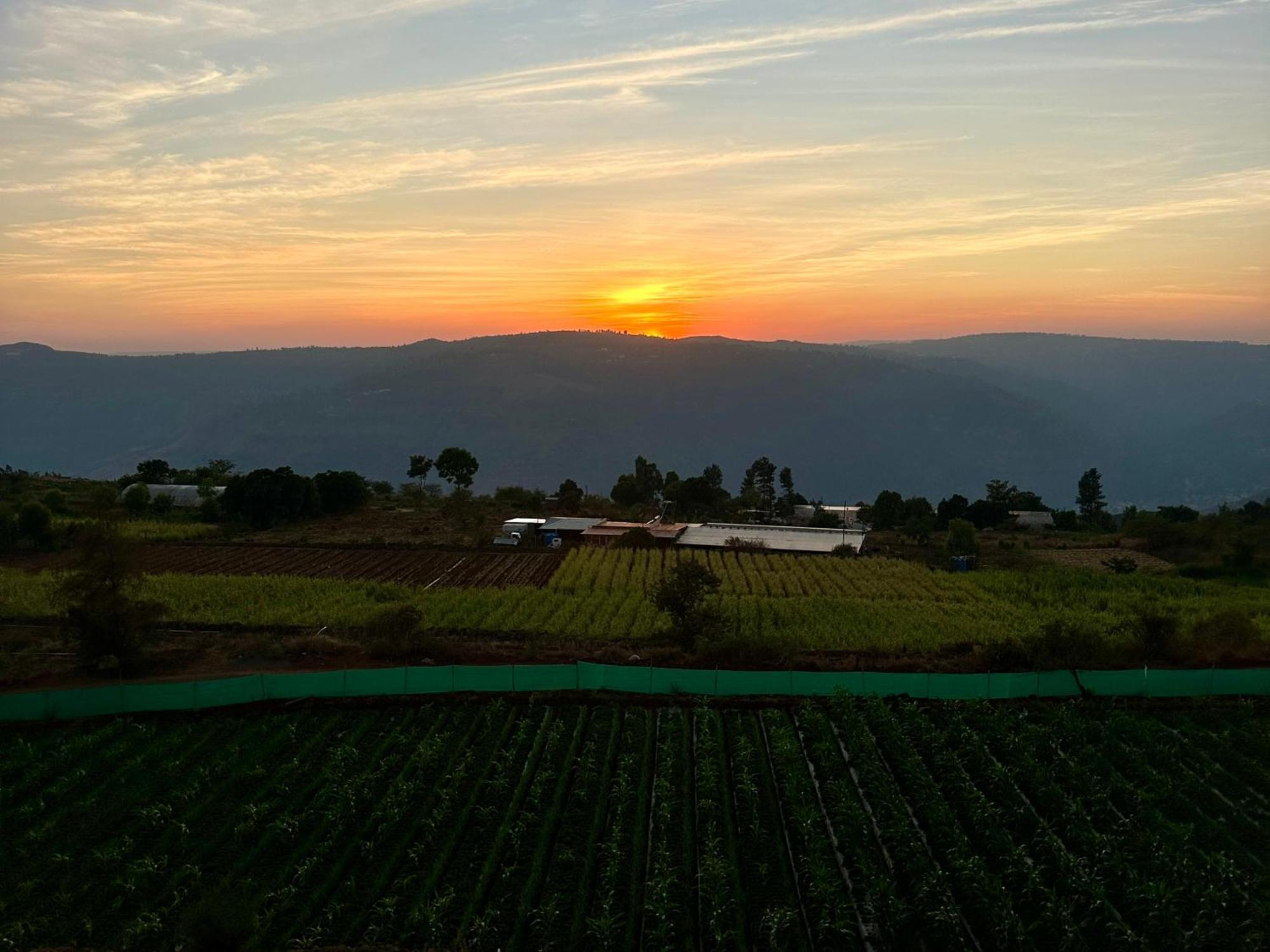 Hollywood Palace Resort Panchgani Exteriör bild