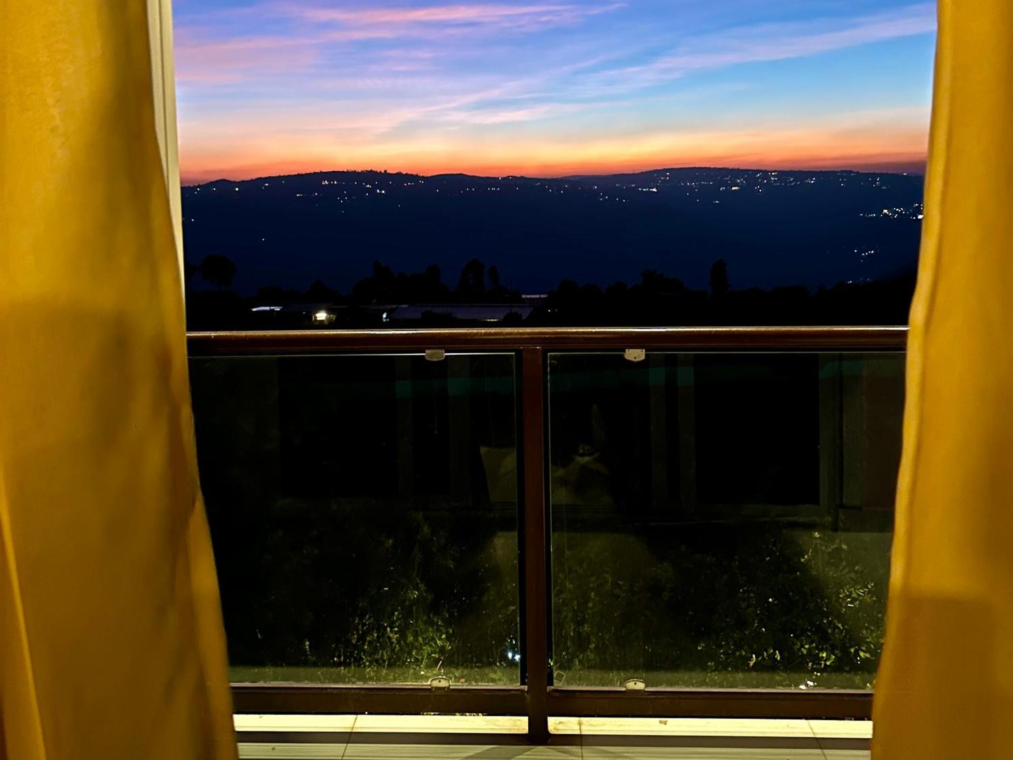 Hollywood Palace Resort Panchgani Exteriör bild