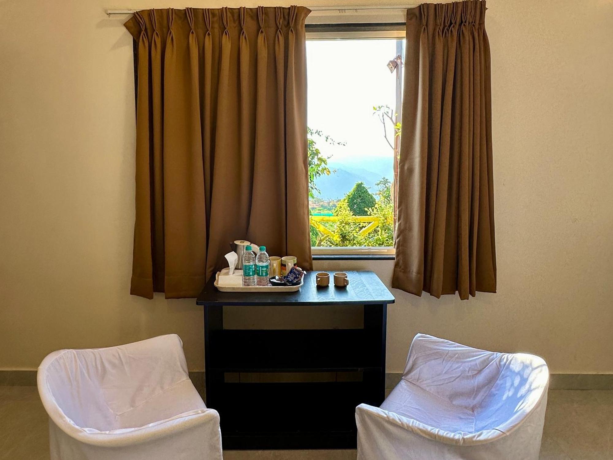 Hollywood Palace Resort Panchgani Exteriör bild